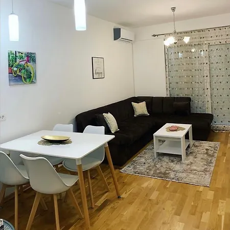 Ljubovic Holiday Apartman *